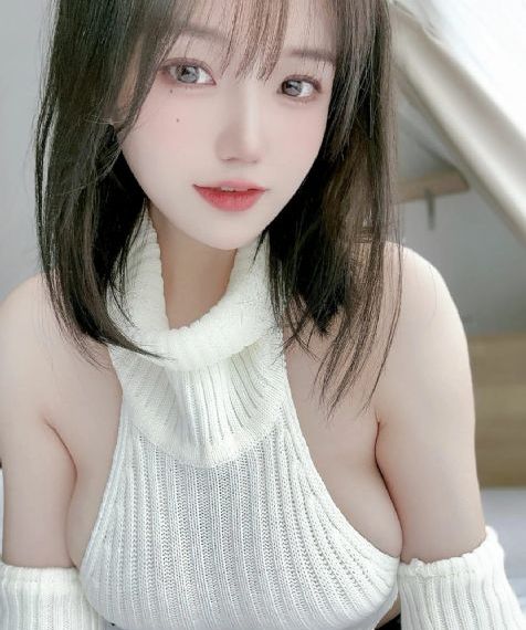两男吮着她的花蒂尿在线观看